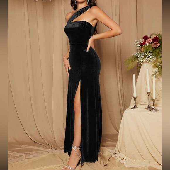 Luxe asymmetrical neck slit thigh velvet formal party gown dress - Picture 6 of 7